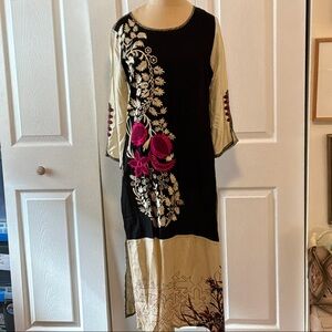 India Kurta Chic Black and Cream Long Sleeve Long Tunic with Pink Floral Accents